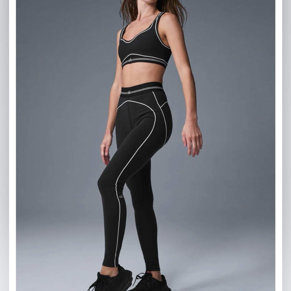 BEST SELLER Alo yoga airbrush high waist heart throb legging black/white